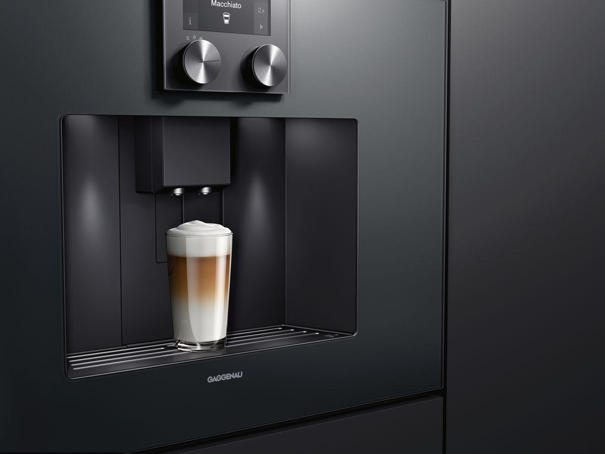 Macchiato préparé dans cuisine moderne Gaggenau