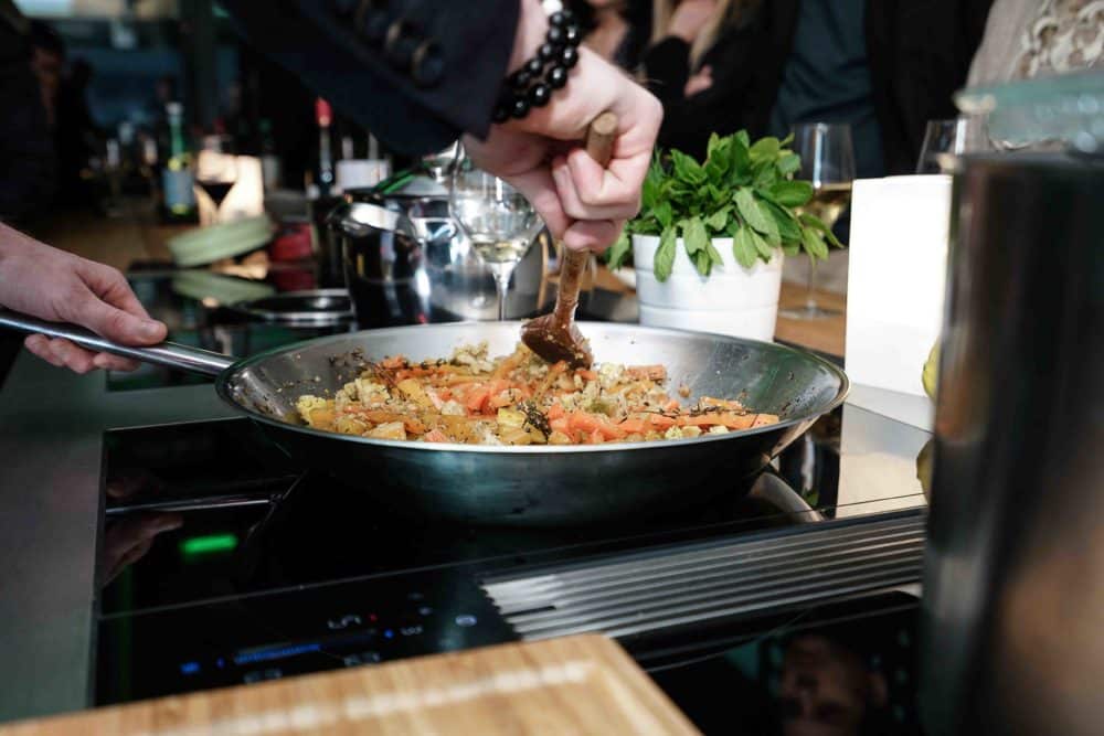 Rencontre culinaire entre Intérieur Littoz et ses clients situé autour d'Annecy