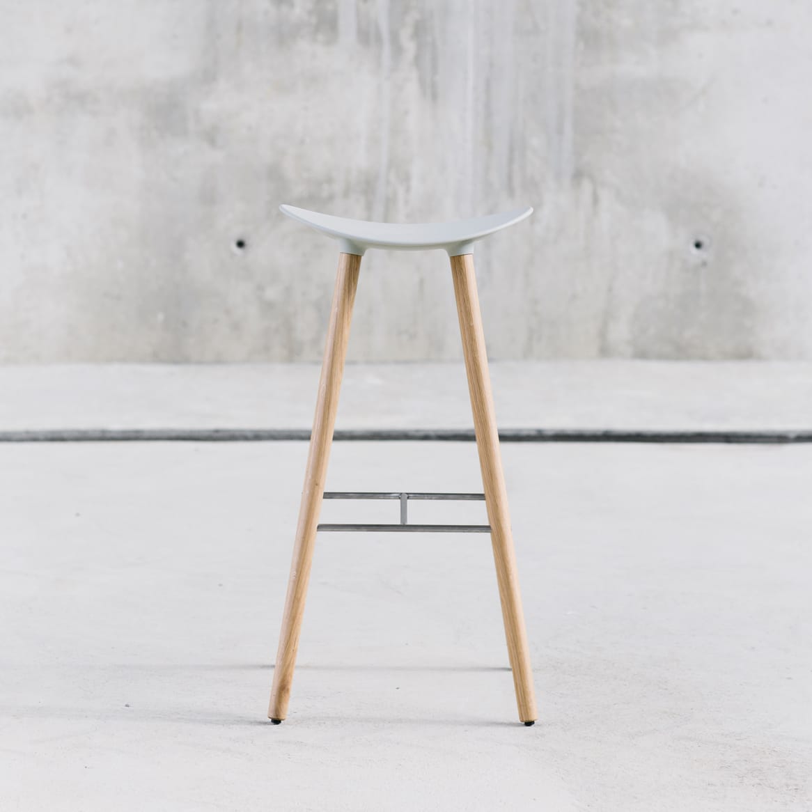tabouret-en-bois-coma-wood-enea-magasin-meuble-annecy
